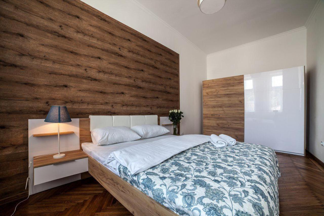 Apartament On Kulisha Street Lviv Ngoại thất bức ảnh